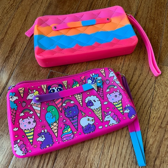 Set of 2 American Jewel Yummy Gummy wristlet - Picture 5 of 7